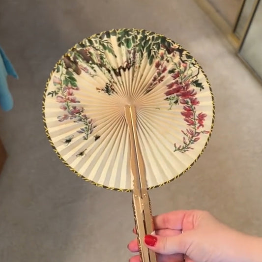 Foldable hand fan