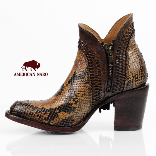 WOMEN'S FOOTWEAR MADE OF EMBOSSED BOVINE LEATHER, LEATHER