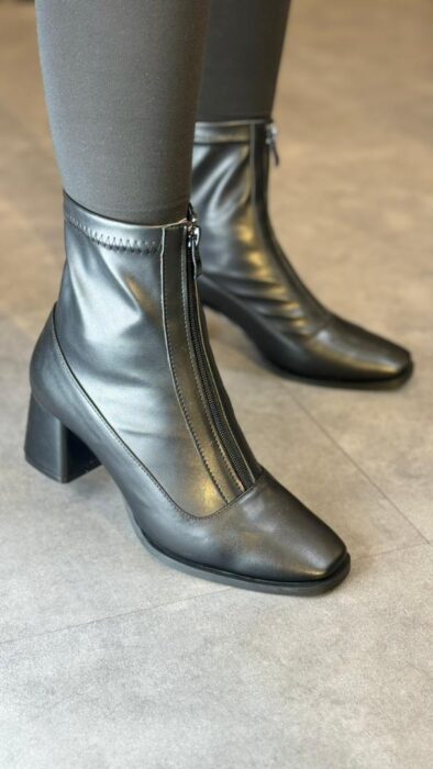 Zip black leather boots